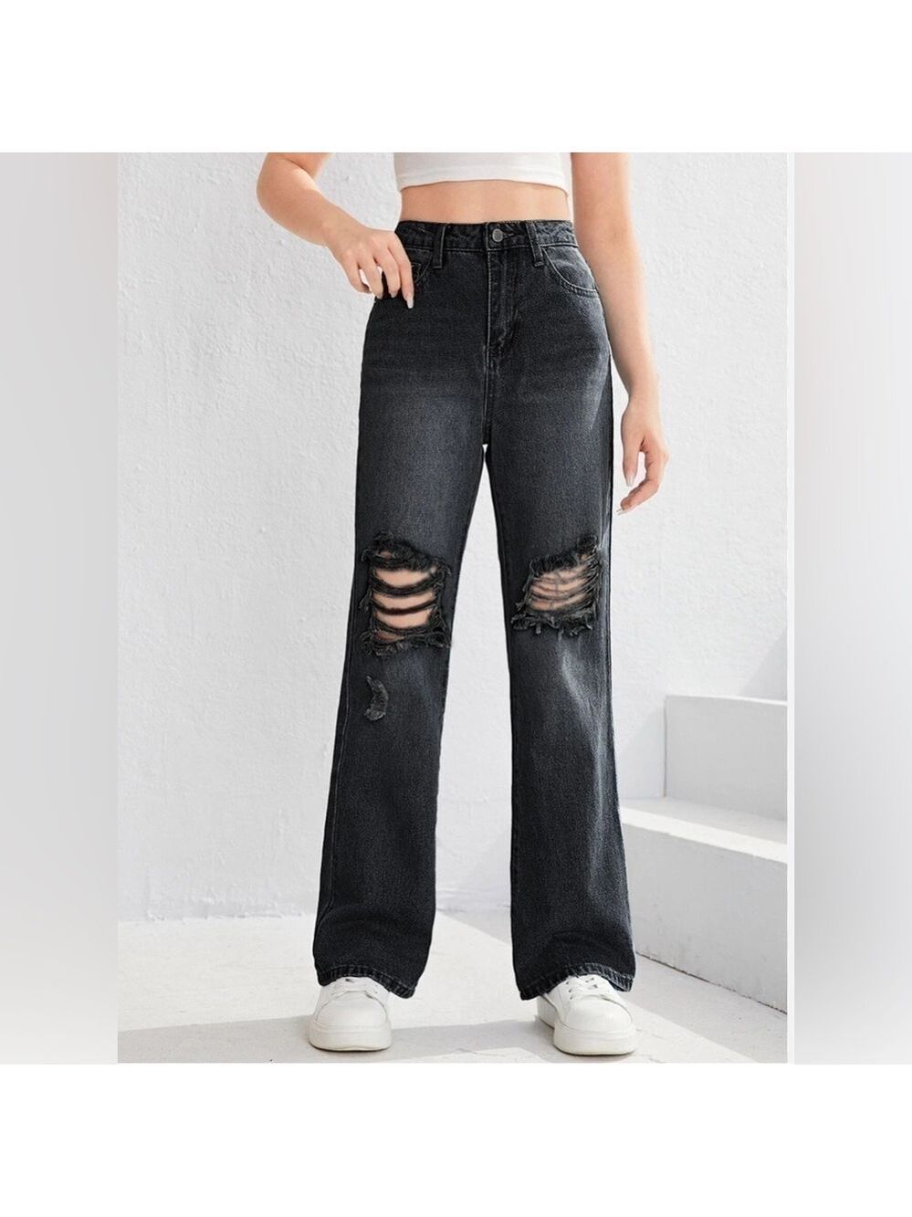SHEIN TEEN GIRLS STRAIGHT BLACK RIPPED DENIM. SIZE S